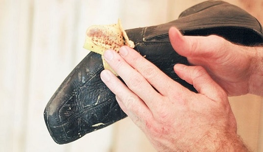 Da giày bị nhăn, làm sao để khắc phục?