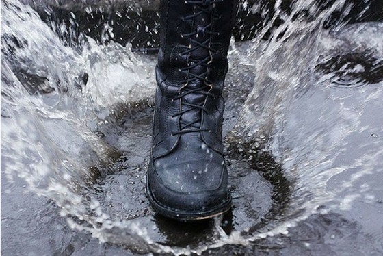 Bảo quản giày da sau khi đi mưa. Khó hay dễ?